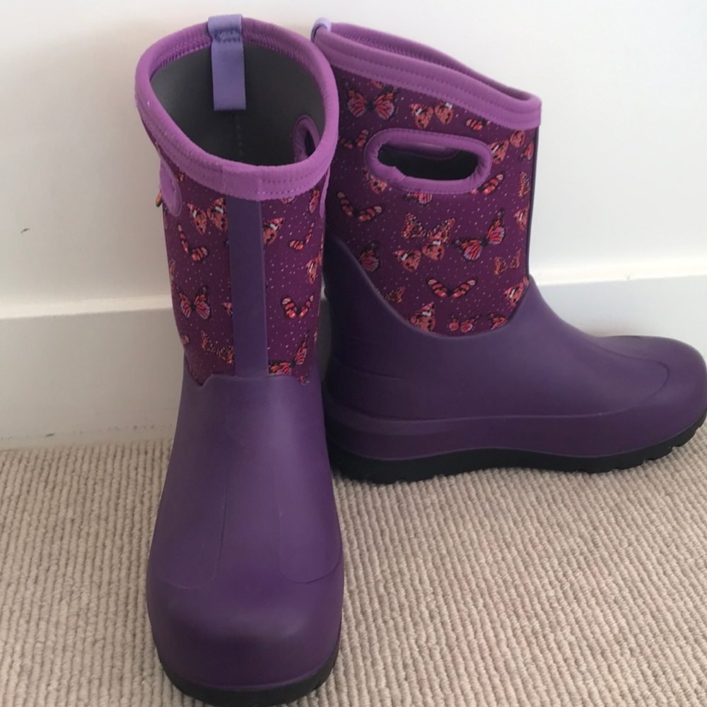 Barley worn Bogs boots Size 3